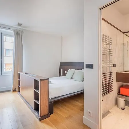 Appartement Particulier Dans Le 17eme Arondissement *