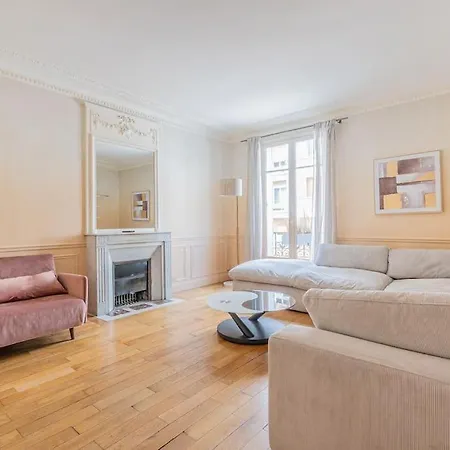 Particulier Dans Le 17eme Arondissement * Parijs