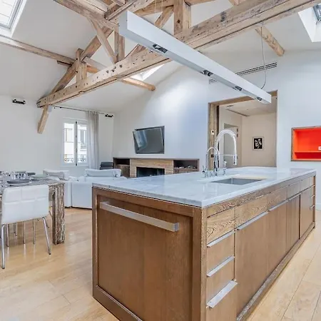 Appartement Particulier Dans Le 17eme Arondissement *